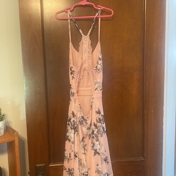 Beautiful open back high-low dress 😍😍😍 - Picture 4 of 6